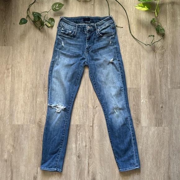 Mother The Looker Cropped Distressed Jeans Women size 25 Gypsy Blue - Picture 2 of 11